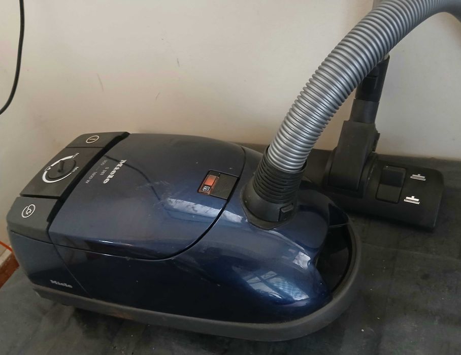 Прахосмукачка MIELE 1800 W