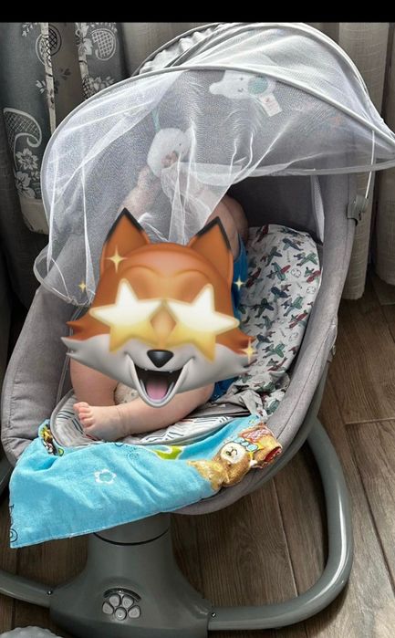 Balansoar electric pentru bebeluși – funcționează pe baterii (fără înc