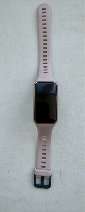 Продам смарт фитнес часы Huawei Band 6