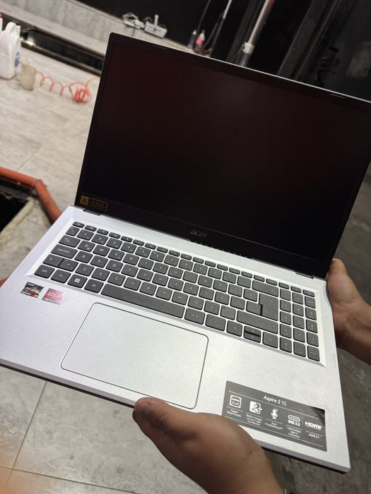 Acer aspier 3 15 rayzen 3 7320U yengide holati olinganiga 3-4 oy boldi