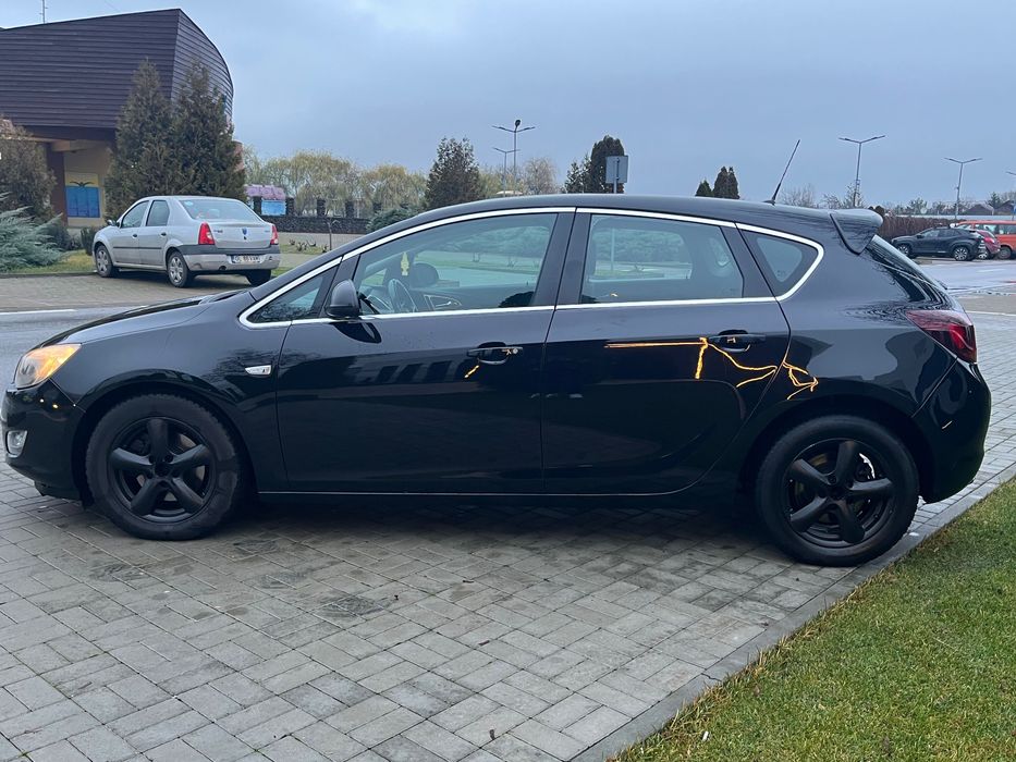 De vânzare Opel astra j