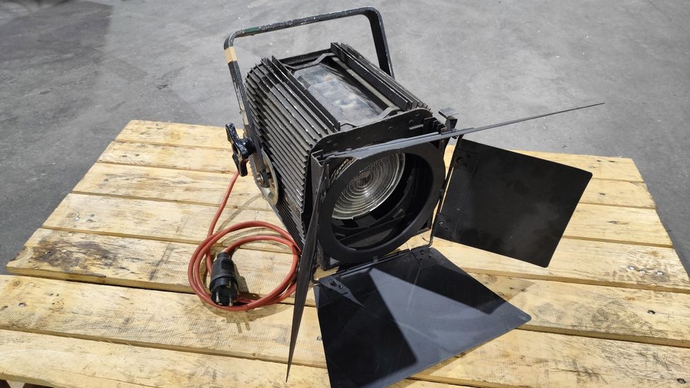 Reflector teatru ADB THH 1002 JHF