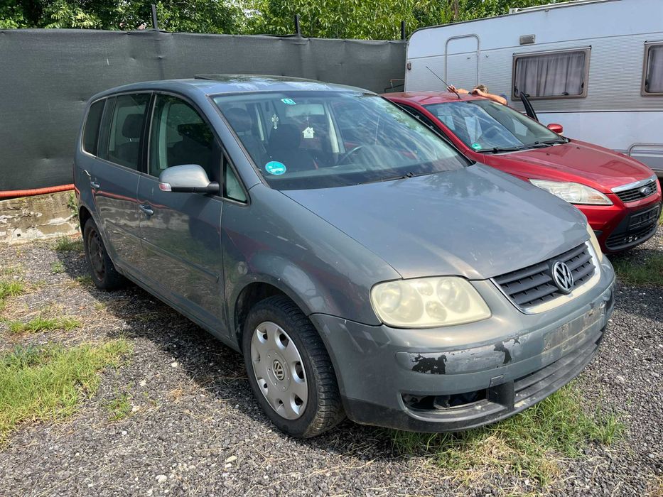 Dezmembrez VW Volkswagen Touran 2004 gri verzui 1,6 FSI