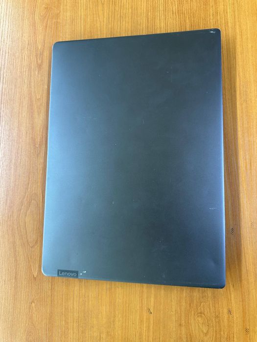 Lenovo 15 dyum notebook sotiladi IPS ekran