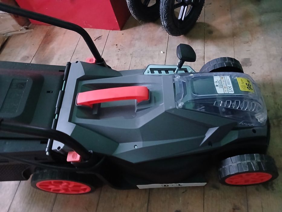Masina de tuns iarba electrica cu 2 acumlator