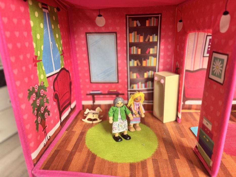 Детска къща за кукли