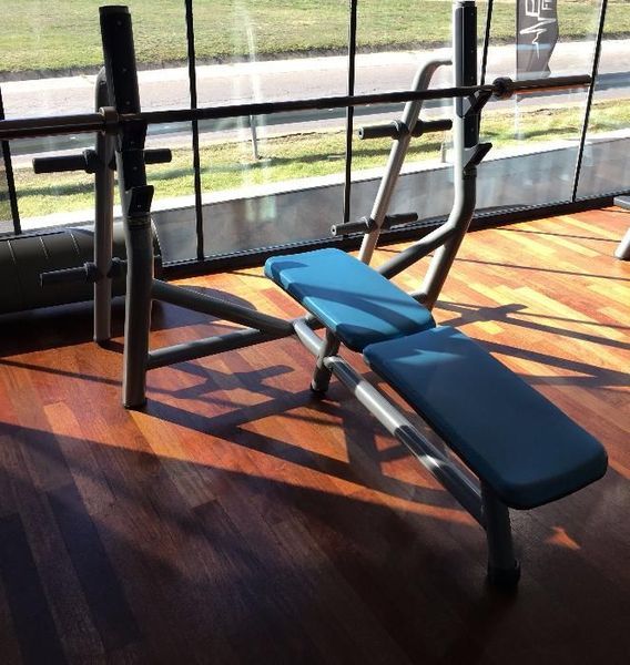 Фитнес уред Technogym Bench Press Element +