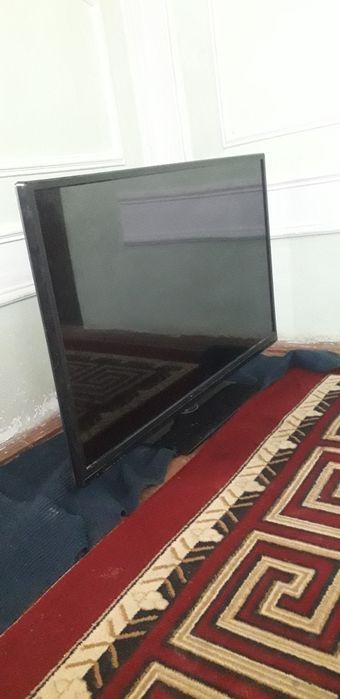 TELEVIZOR  43 ROISON zapchastga