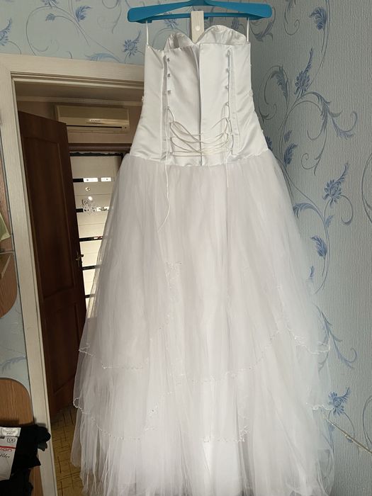 Прлдам свадебное платье