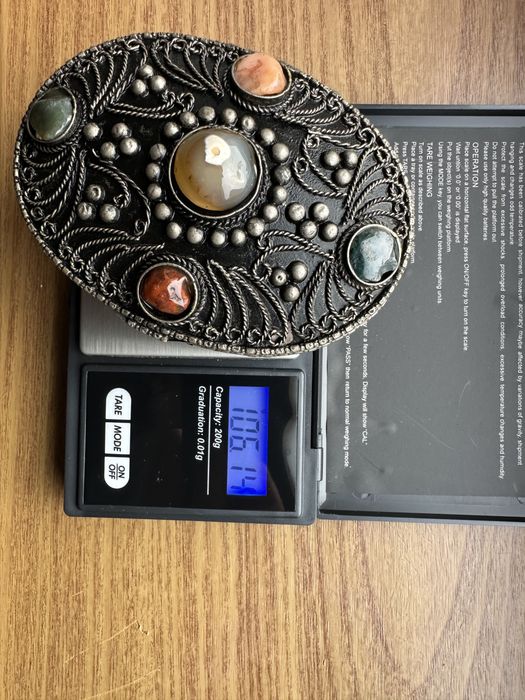 Cutie veche decorativa  cu pietre semipretioase  agat carneol