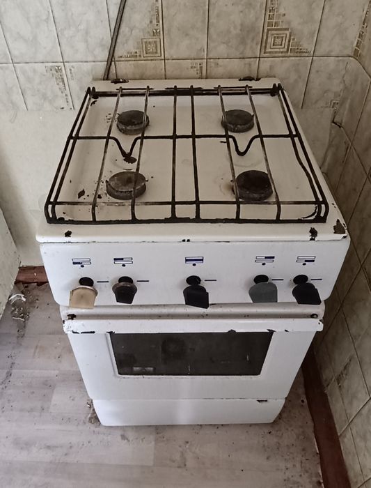 Продам газовую плиту б/у