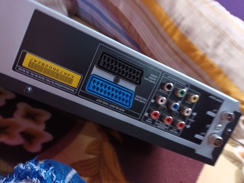 Vând video recorder targa