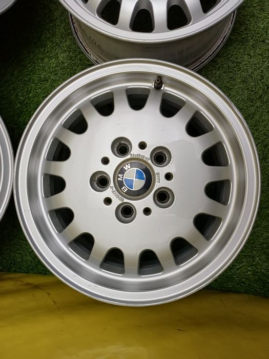 Диски R15 5x120 (Стиль 6) на BMW.