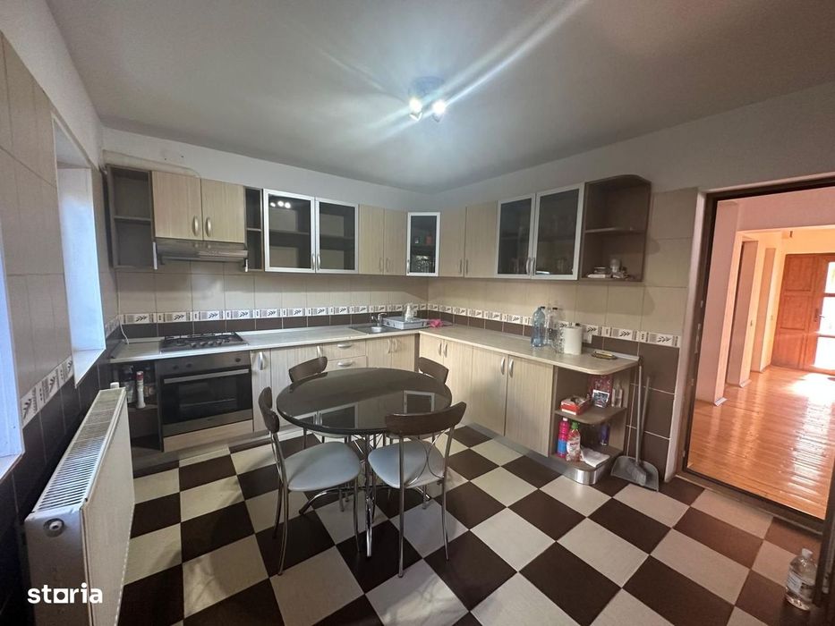 Vilă, P+E+M, Str. Sofia, Oraș Otopeni