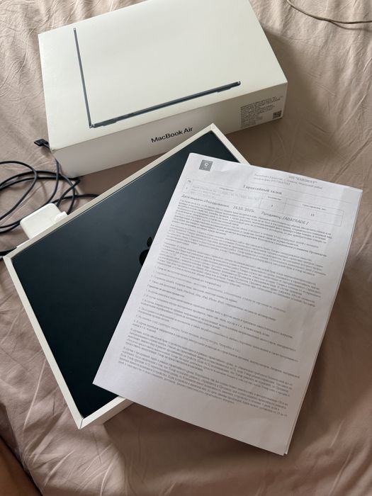 Macbook Air 13 , 2025 , 16 GB SSD 256 GB