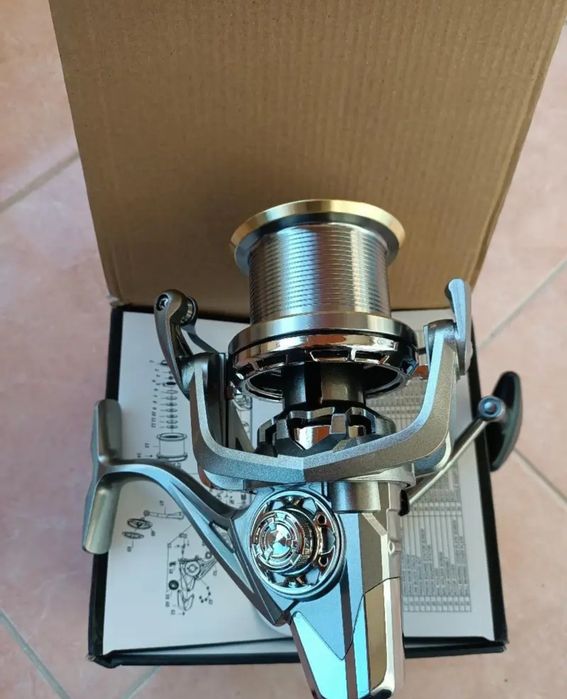 3 броя Нови макари NGK 10 000   
Касти