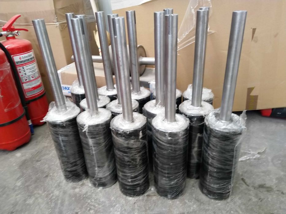 CNC -lucrari de serie pe centre de frezare-strunjire.