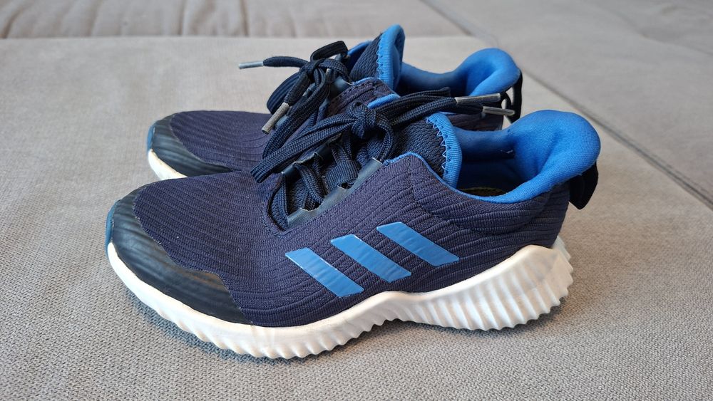 Детски маратонки Adidas, номер 28 1/2