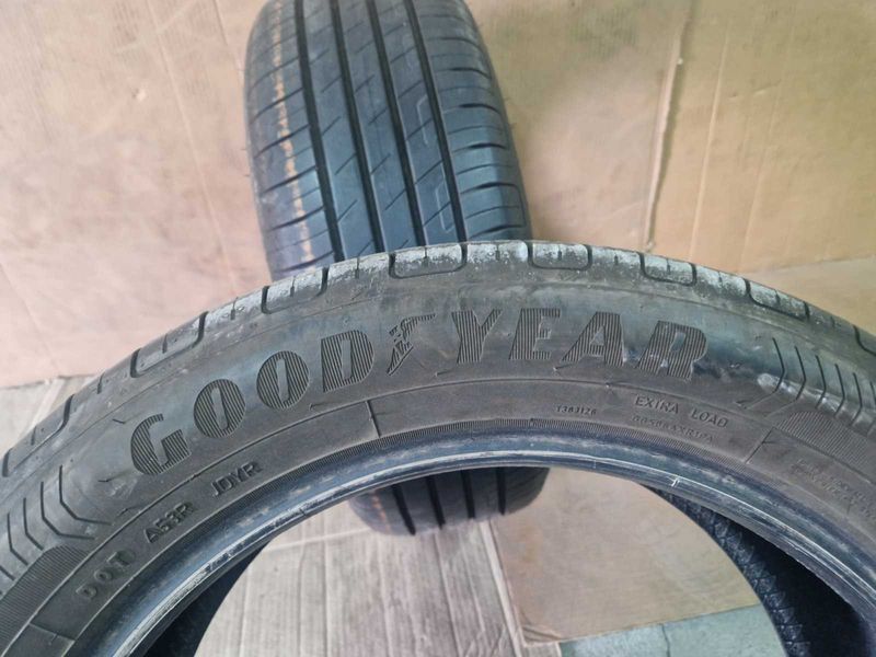 2 Goodyear R17 215/55
летни гуми DOT3520