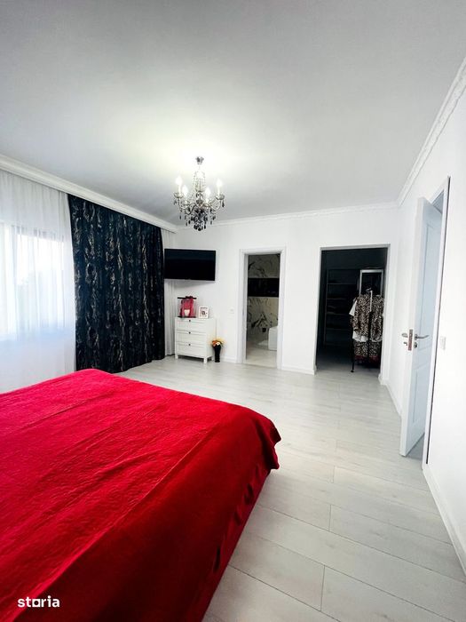 Casă de vânzare – 6 camere P+M, Haieu
