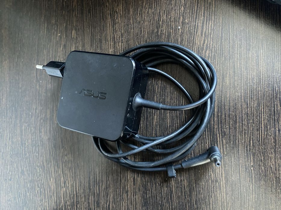 Asus ноутбук сатылады.