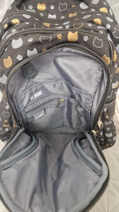 Ghiozdan școală ST.RIGHT – ergonomic, compartimentat, stare foarte bună