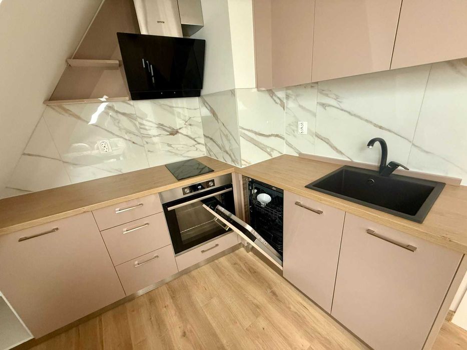 Продава се Двустаен апартамент в Пловдив, Кючук Париж - 70 кв.м за 1929 €/кв.м - Снимка #4