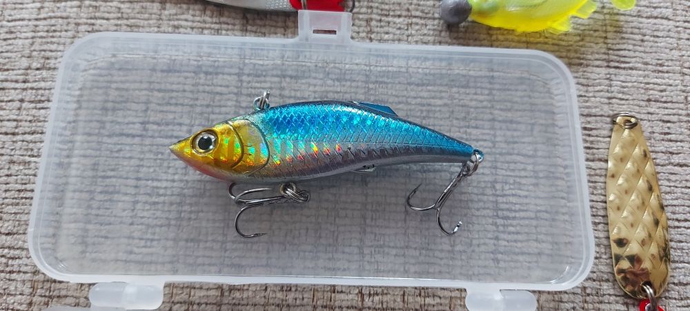 Воблери, клатушки 22 части за спининг риболов воблери блесни клатушки