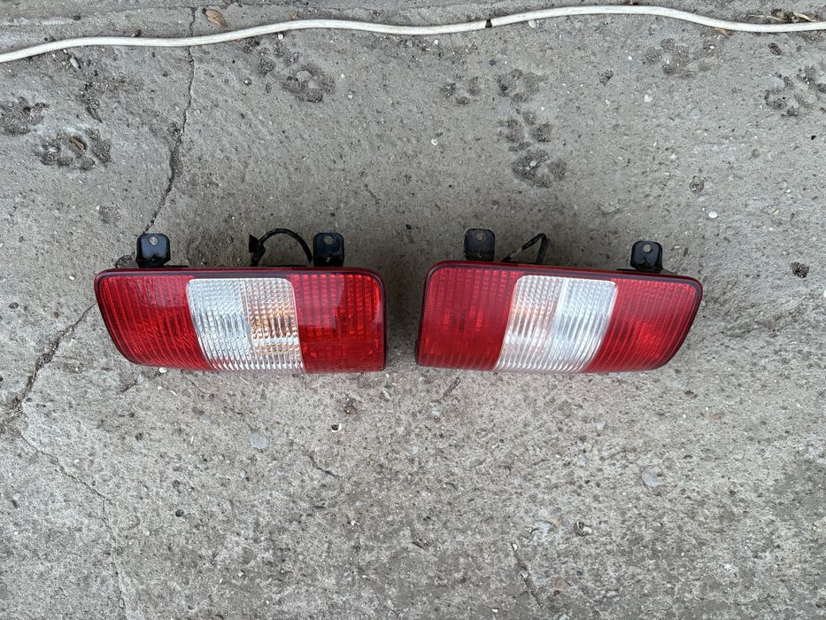 Ляв и десен стоп за VW Caddy III / Кади 3