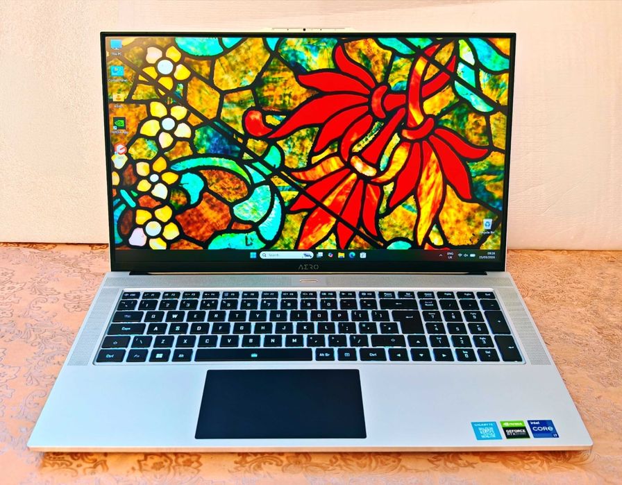 Core i7 12700H/RTX 3070ti 8GB/16 RAM/512 SSD/4K 120hz HDR1000 Mini LED