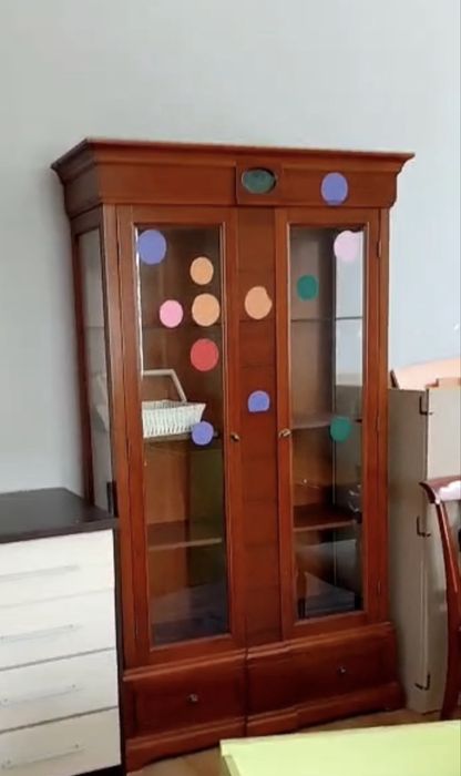 Сервант-витрина