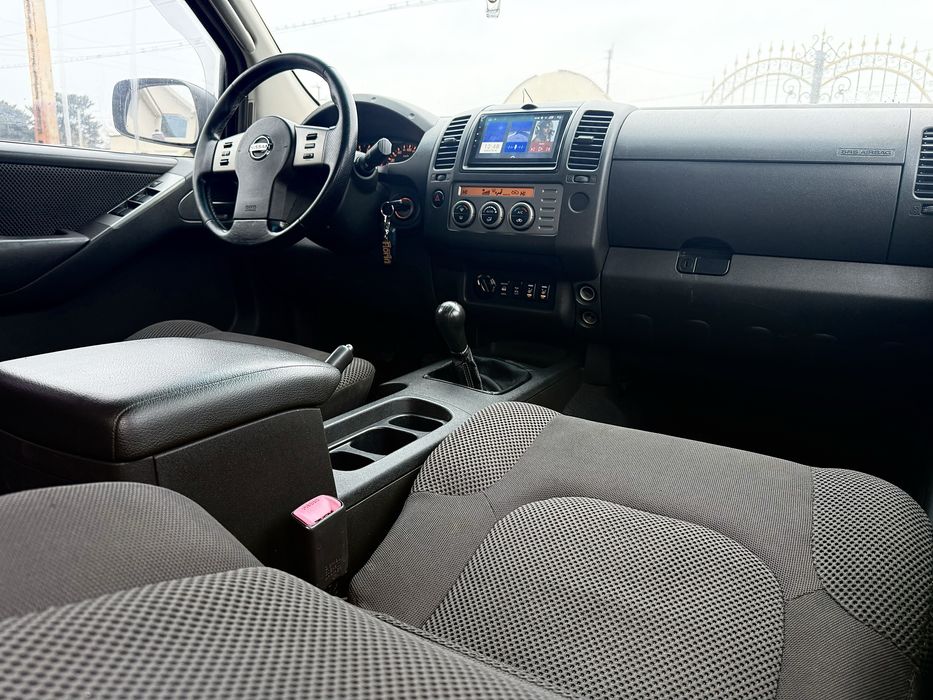 Nissan Navara D40 /dif blocabil/clima