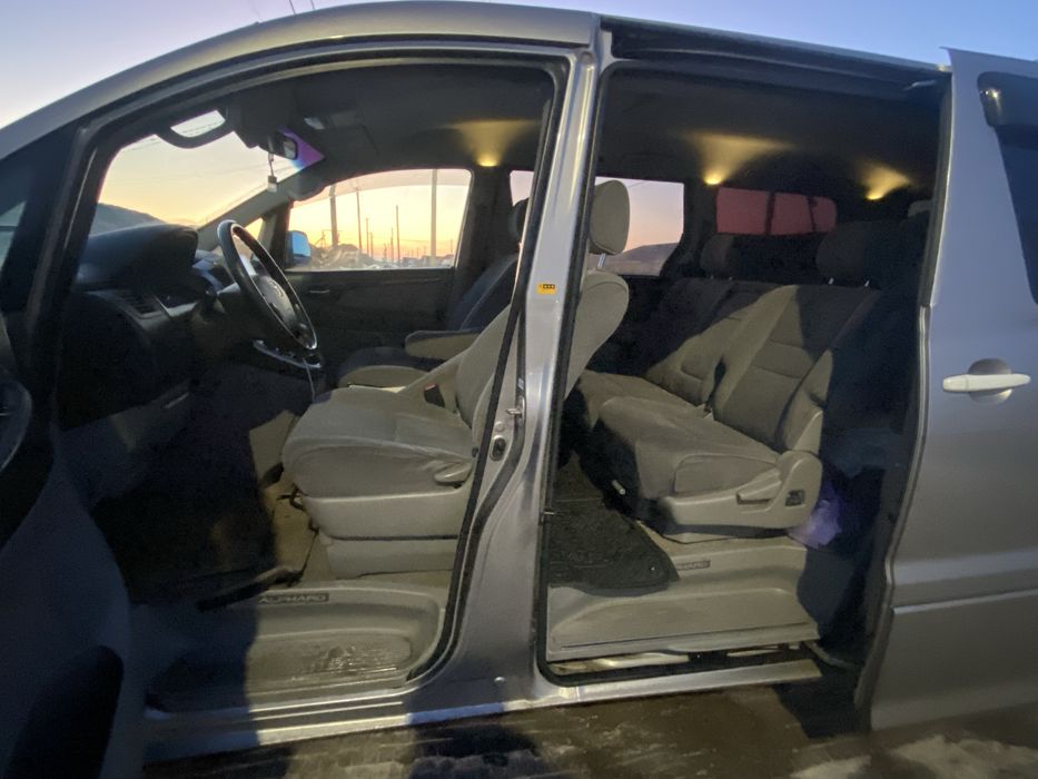 Продается тайота Альфард