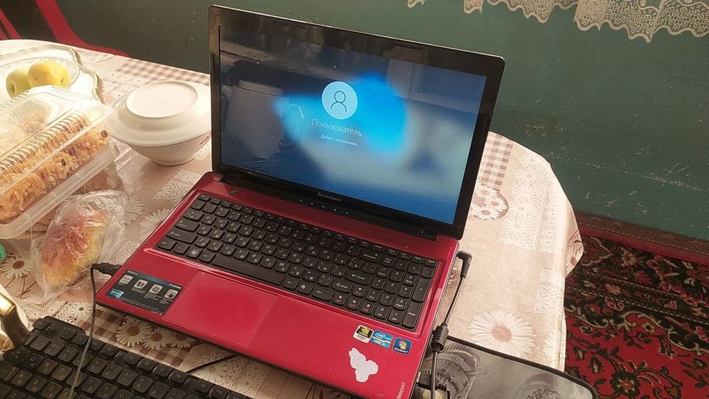 Продаётся ноутбук