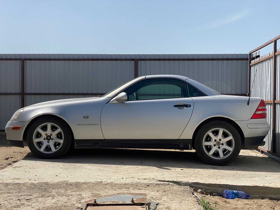 Продам Mercedes-Benz SLK 230