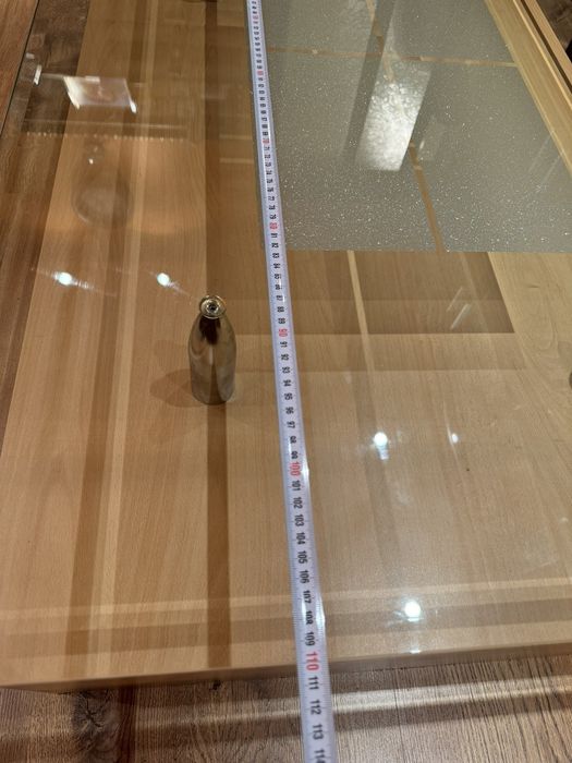 Холна маса със стъкло