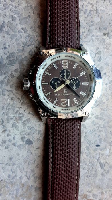 Часовник DeFacto и Vuillemin Regnier