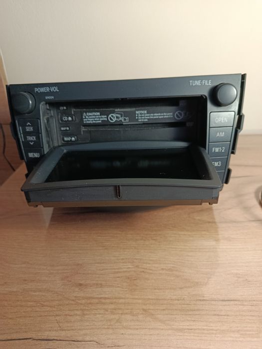 Продам автомагнитолу на RAV4