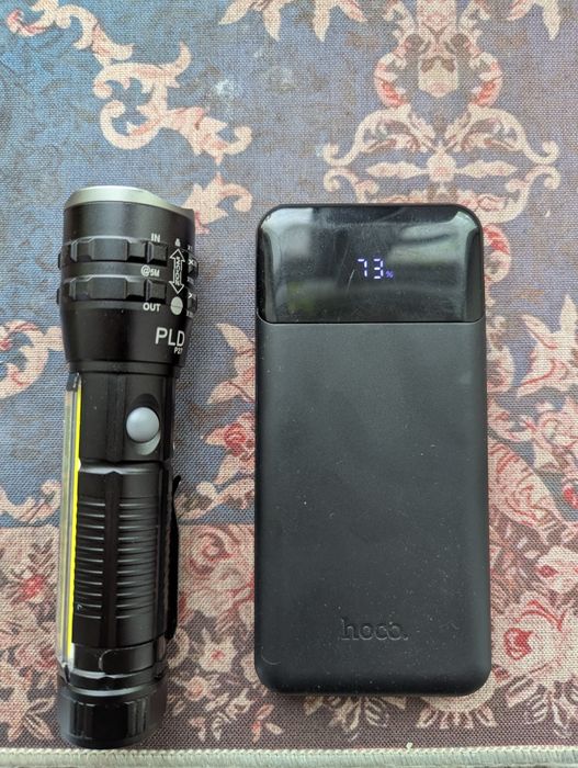 Power bank + Fonarik 1000metrgacha yoritadi