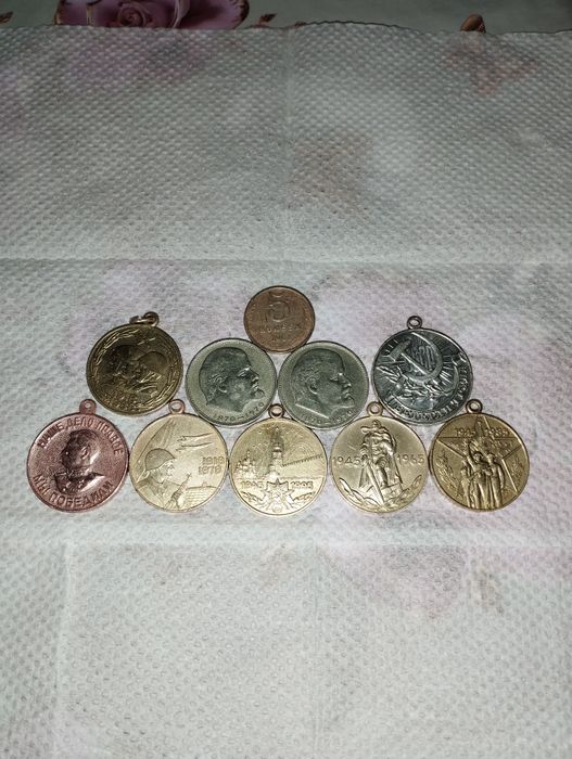 Советский танга ва орденлар сотилади