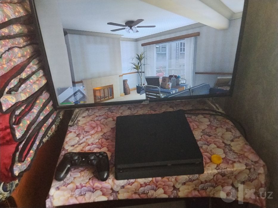Playstation 4 slim