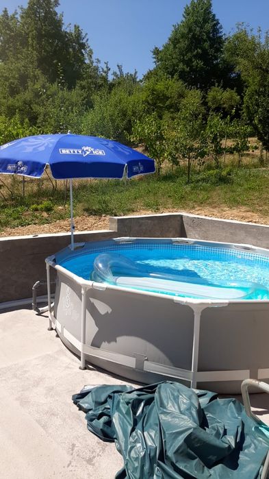 Vând piscină Intex cadru metalic