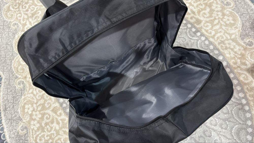 Продам чемодан двойка