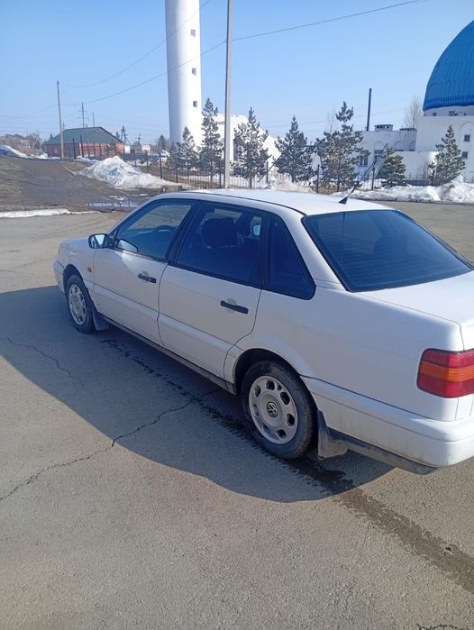 Машина Volkswagen Passat B4