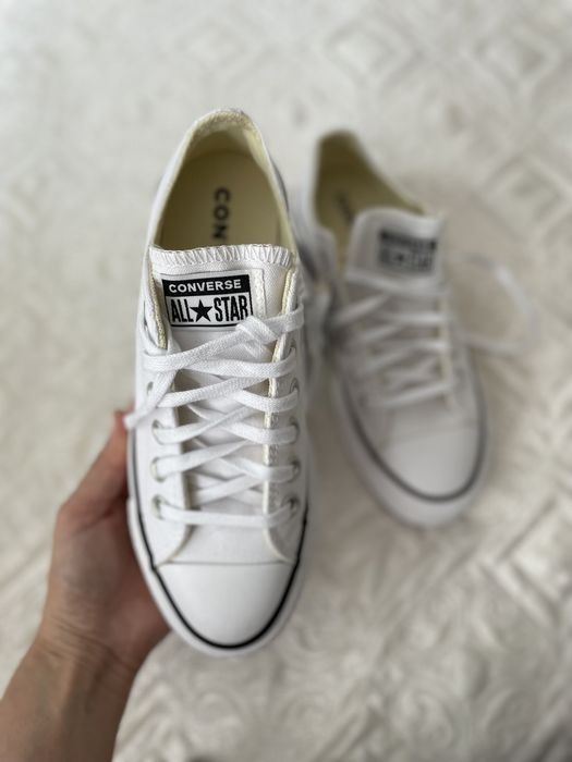 Продам шикарные конверсы All Star