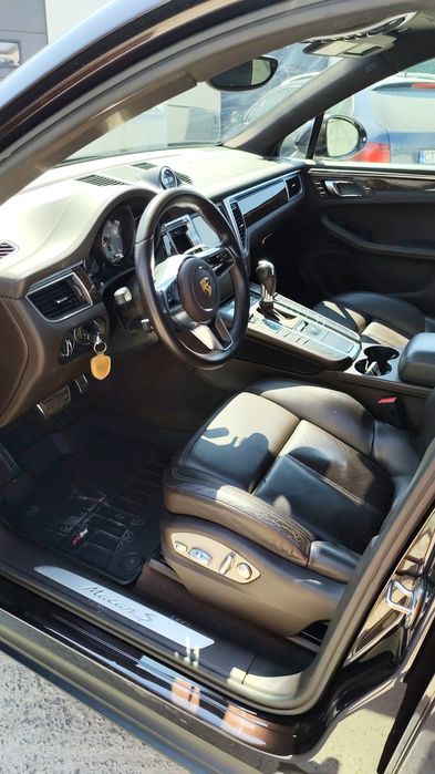 Vând Porsche Macan S
