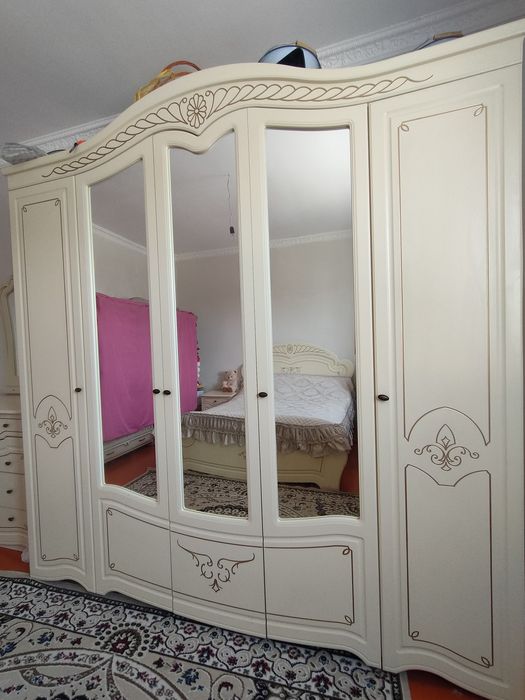 Спальный гарнитур