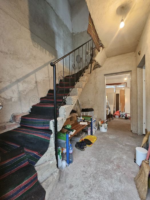 Къща за продажба в с. Горни окол