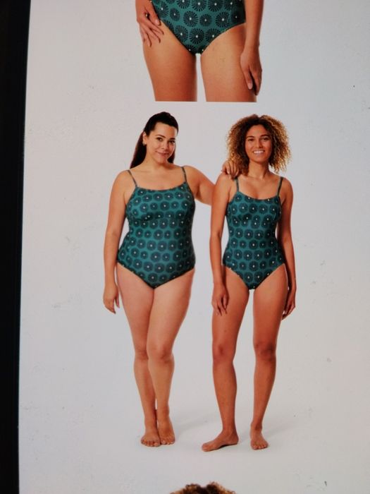 Vând costum de baie 48 decatlon!