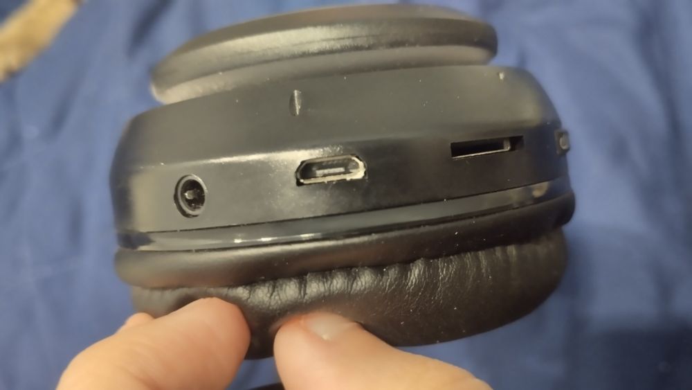 Наушники с кошачьими ушками